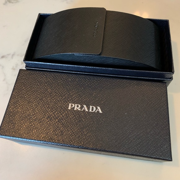 PRADA Polarized sunglasses - Picture 2 of 6